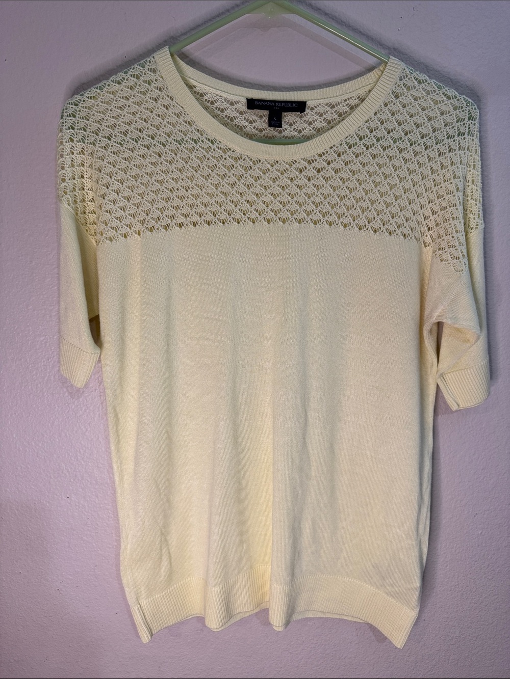 Banana Republic Pale Yellow Short Sleeve Knit Top